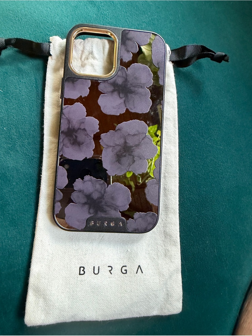 Burga Elite  iPhone 26 Pro Mirror Case